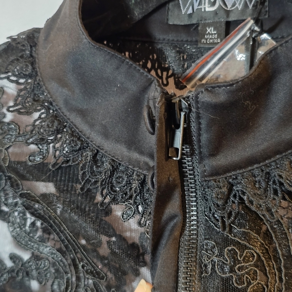 NWT Dolls Kill Widow Black Lace Victorian Goth Vampy High Collar Faux Button XL - Picture 7 of 13